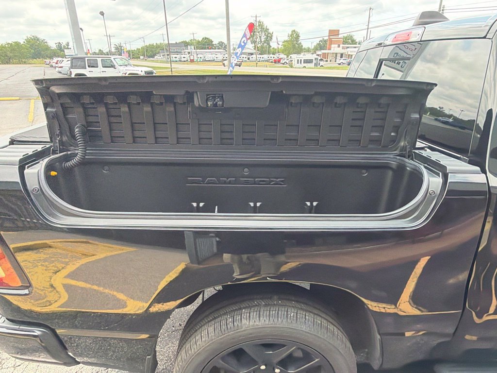 Used 2024 RAM 1500 Laramie AWD/4WD image 5