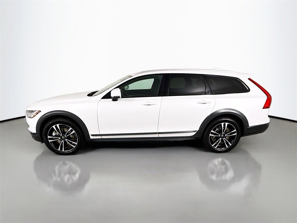 Used 2019 Volvo V90 T5 Cross Country w/ Advanced Package image 2