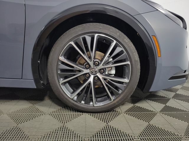 Used 2025 Toyota Prius Limited FWD image 11