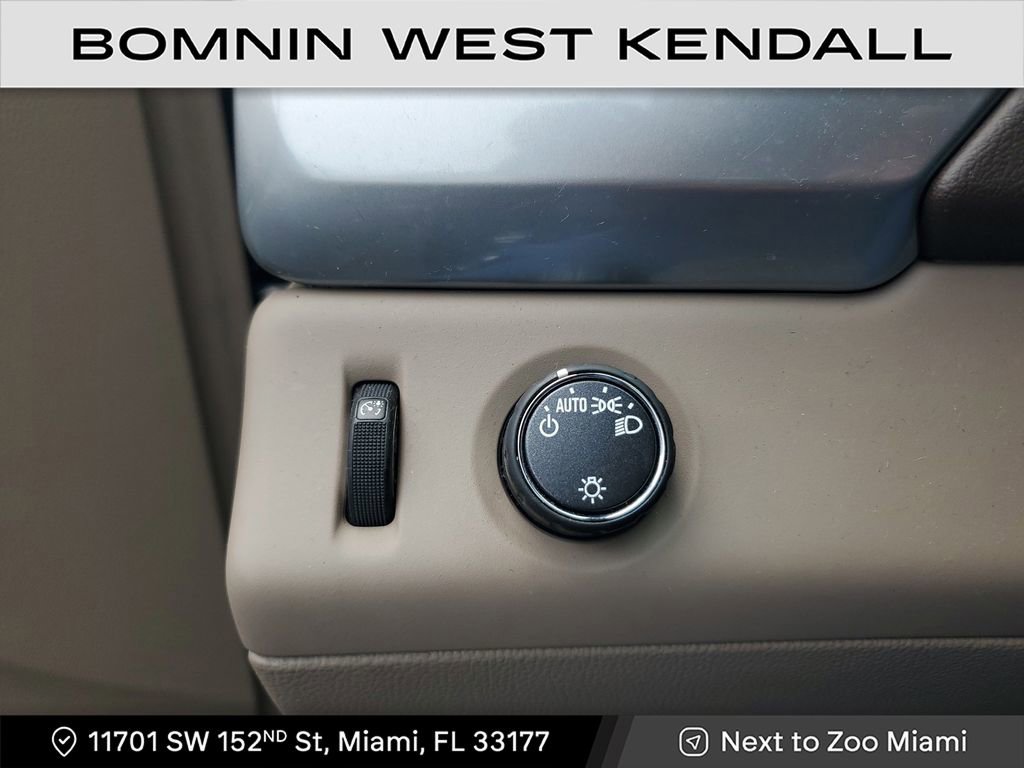 Used 2018 Chevrolet Suburban LS image 23