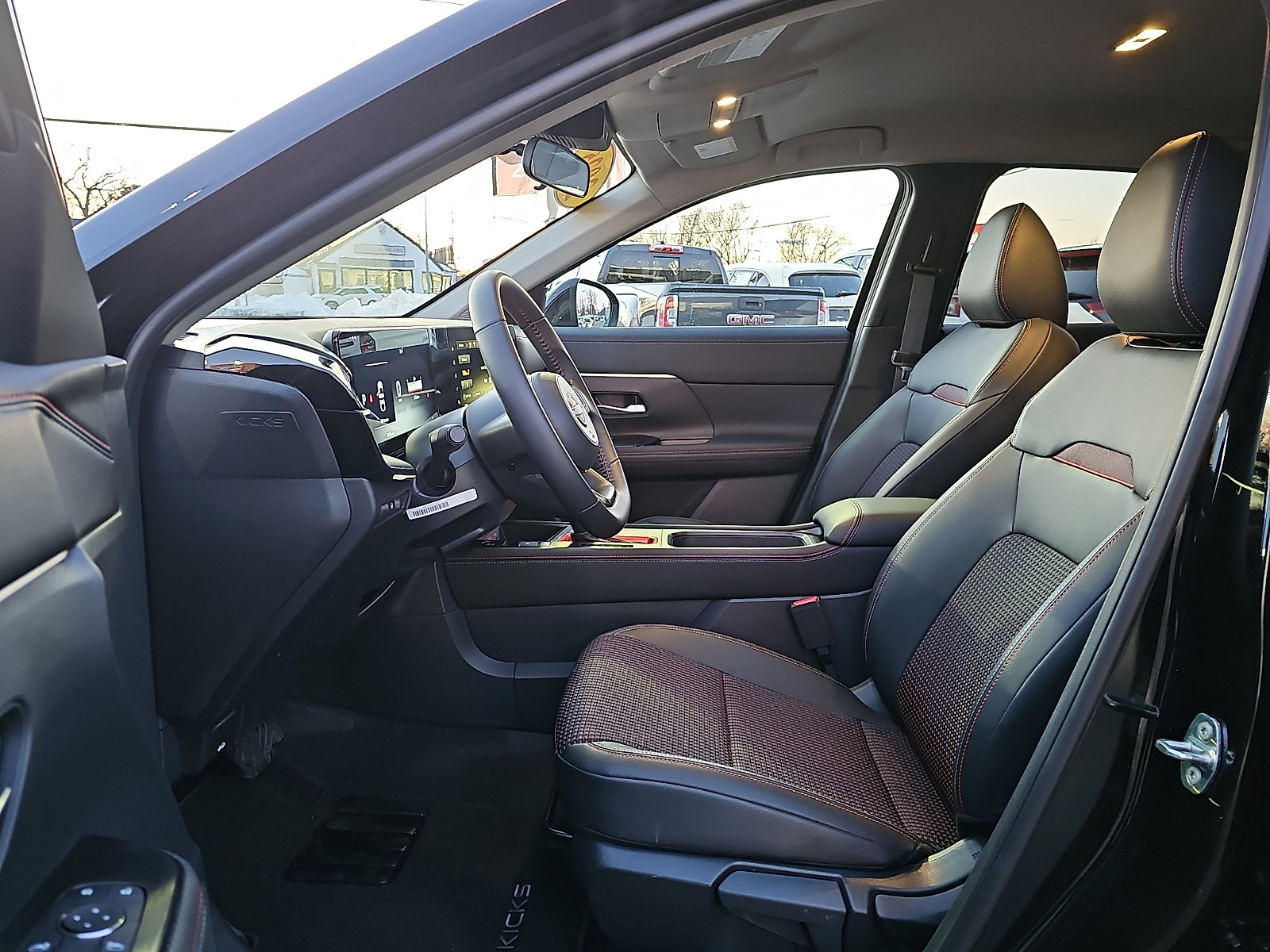 Certified 2025 Nissan Kicks SR image 14