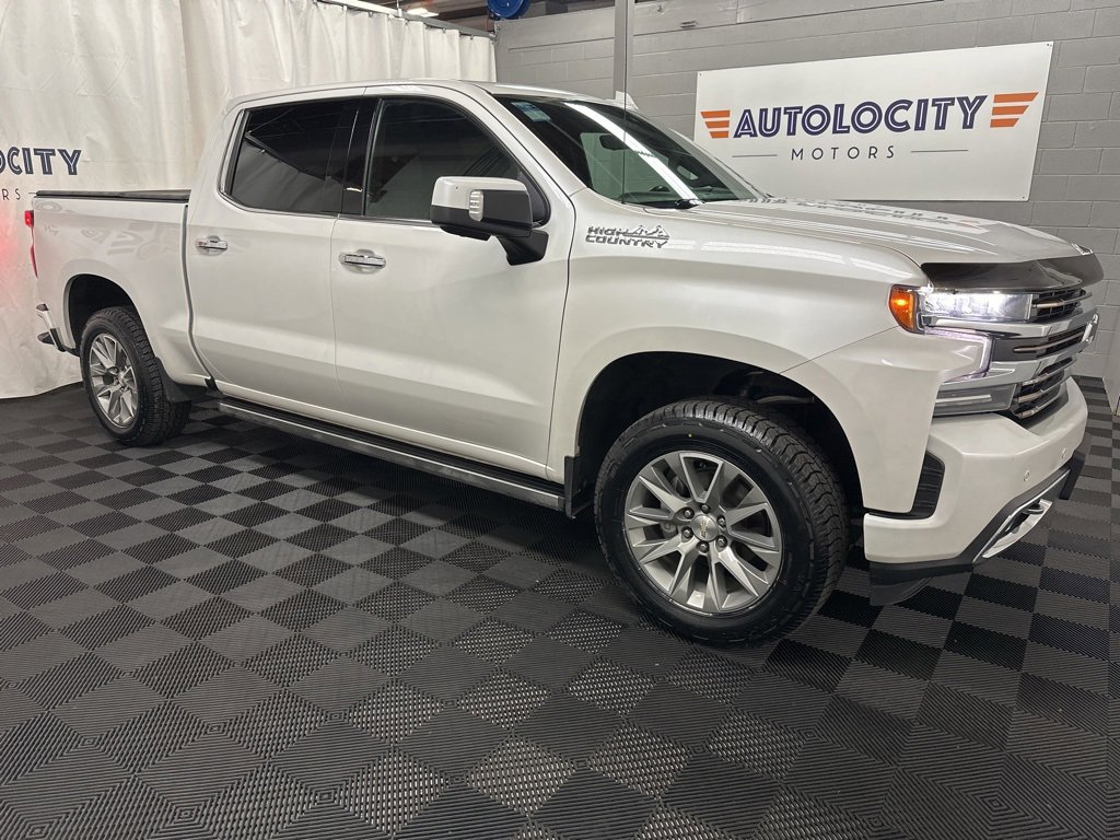 Used 2019 Chevrolet Silverado 1500 High Country w/ Technology Package image 3