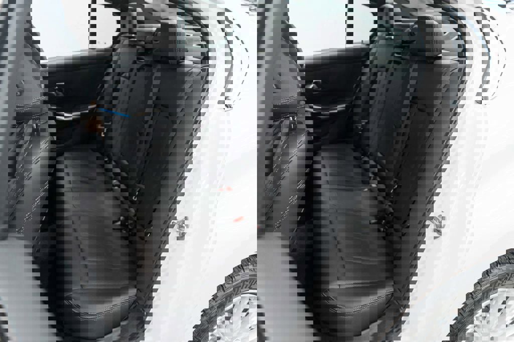 Used 2024 BMW 330i xDrive Sedan w/ Convenience Package image 30