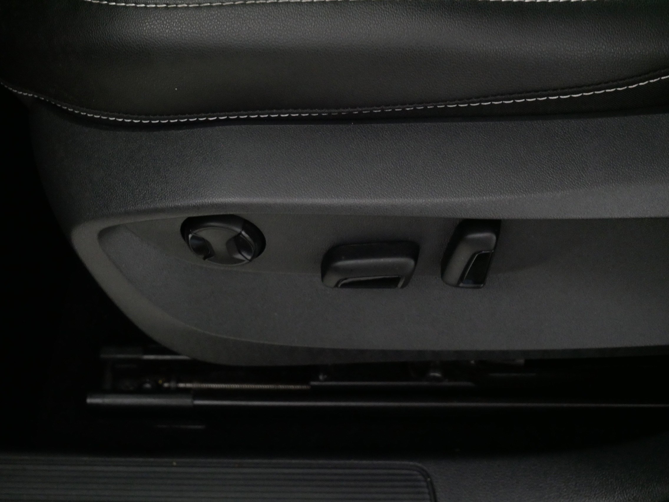 Used 2023 Volkswagen Taos SEL image 20