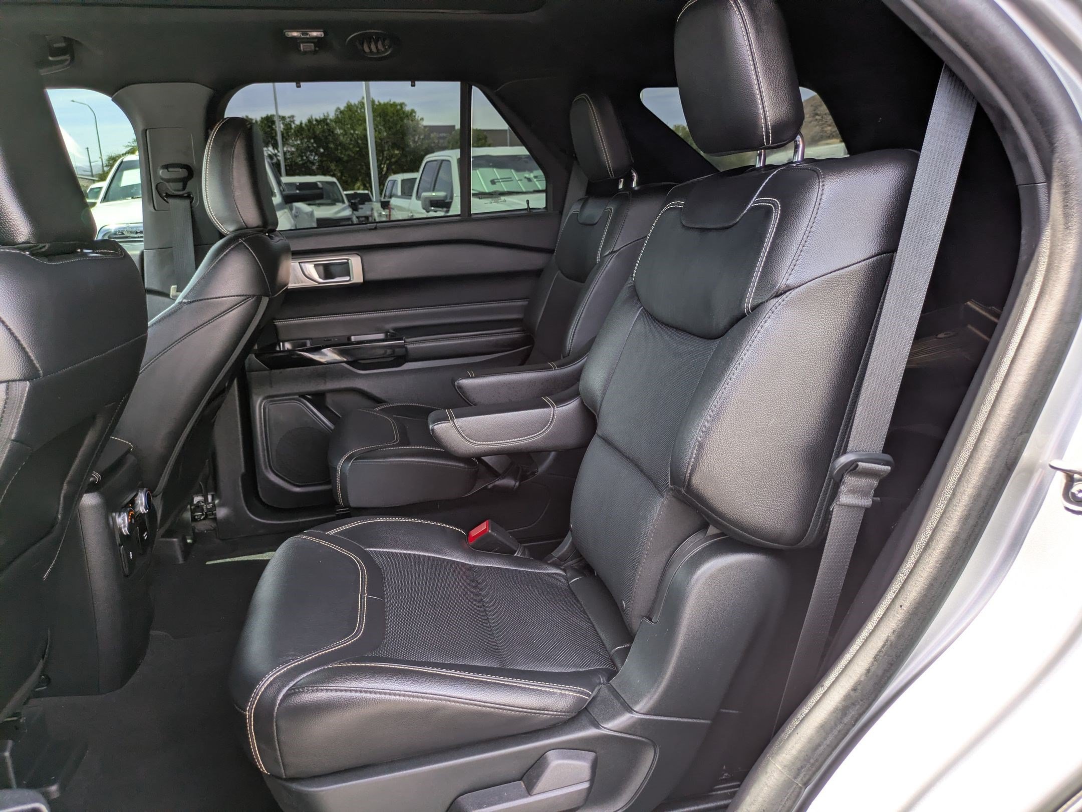 Used 2023 Ford Explorer ST w/ Equipment Group 401A AWD/4WD image 30