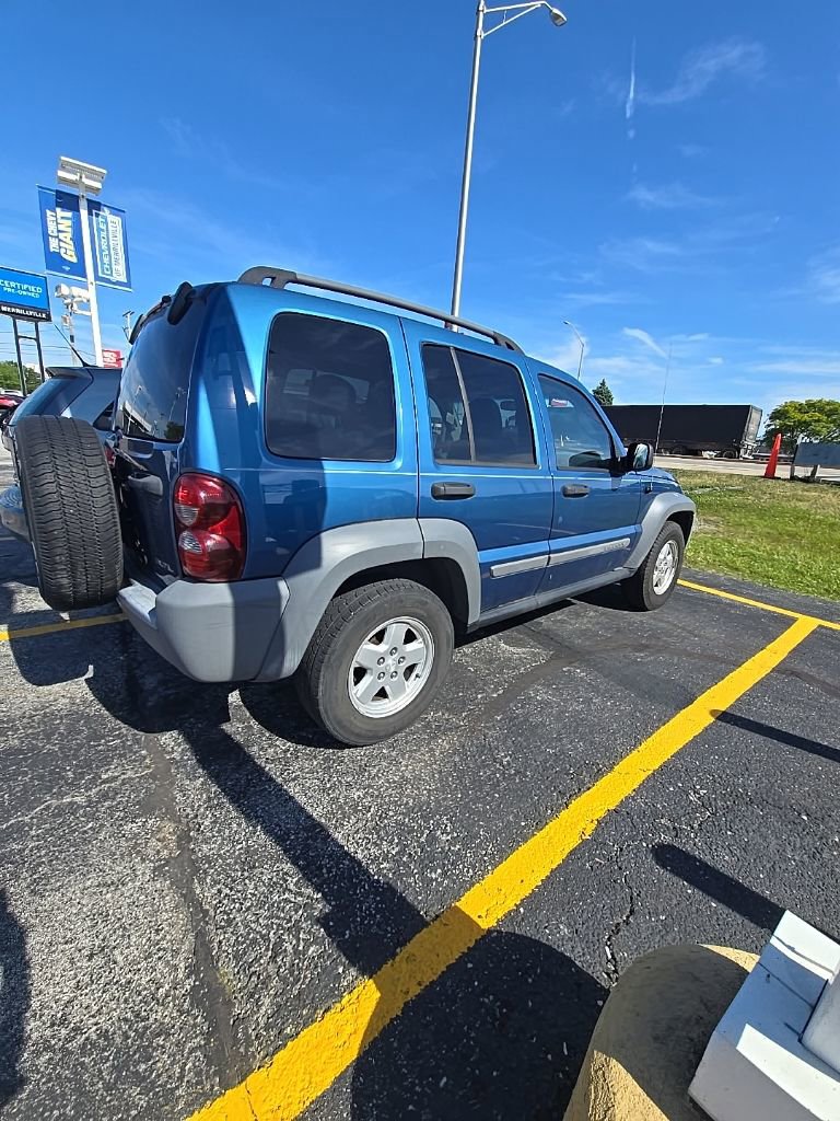 Used 2006 Jeep Liberty Sport AWD/4WD image 3