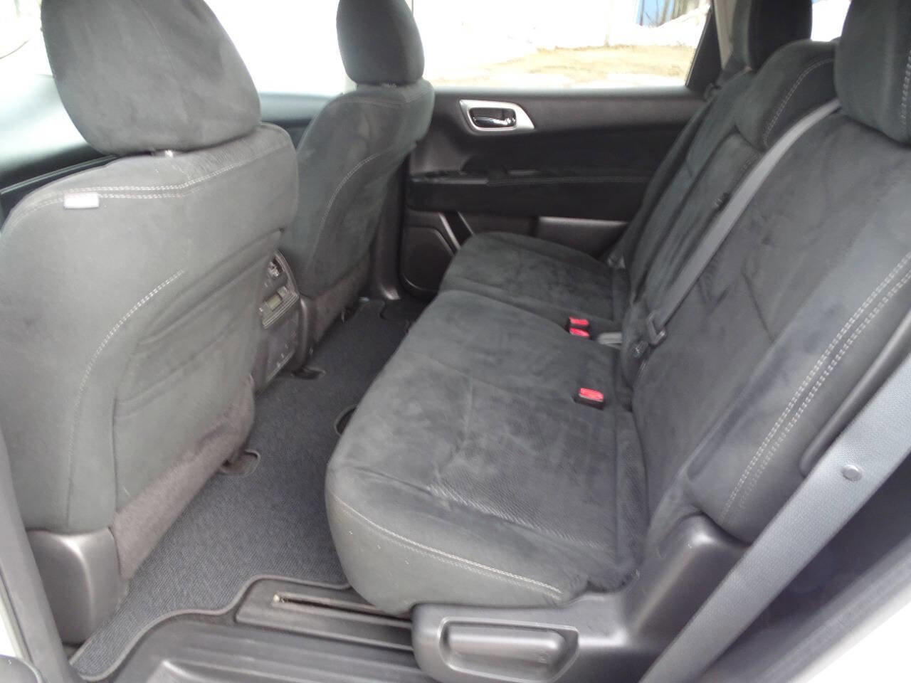 Used 2013 Nissan Pathfinder S image 23