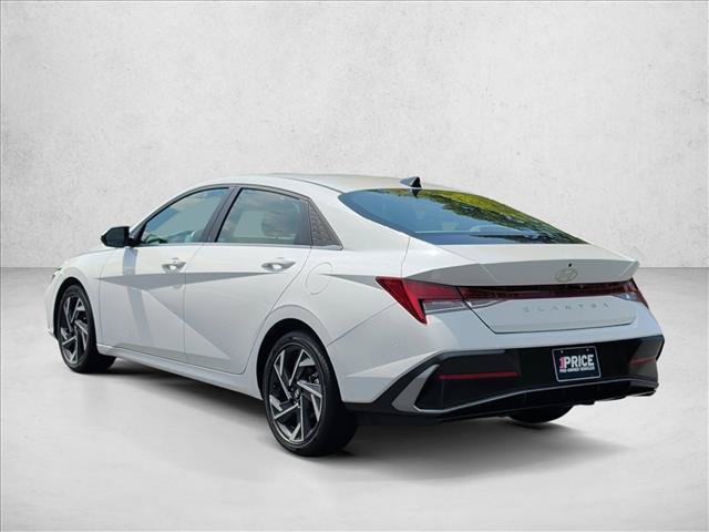 Used 2025 Hyundai Elantra SEL FWD image 7