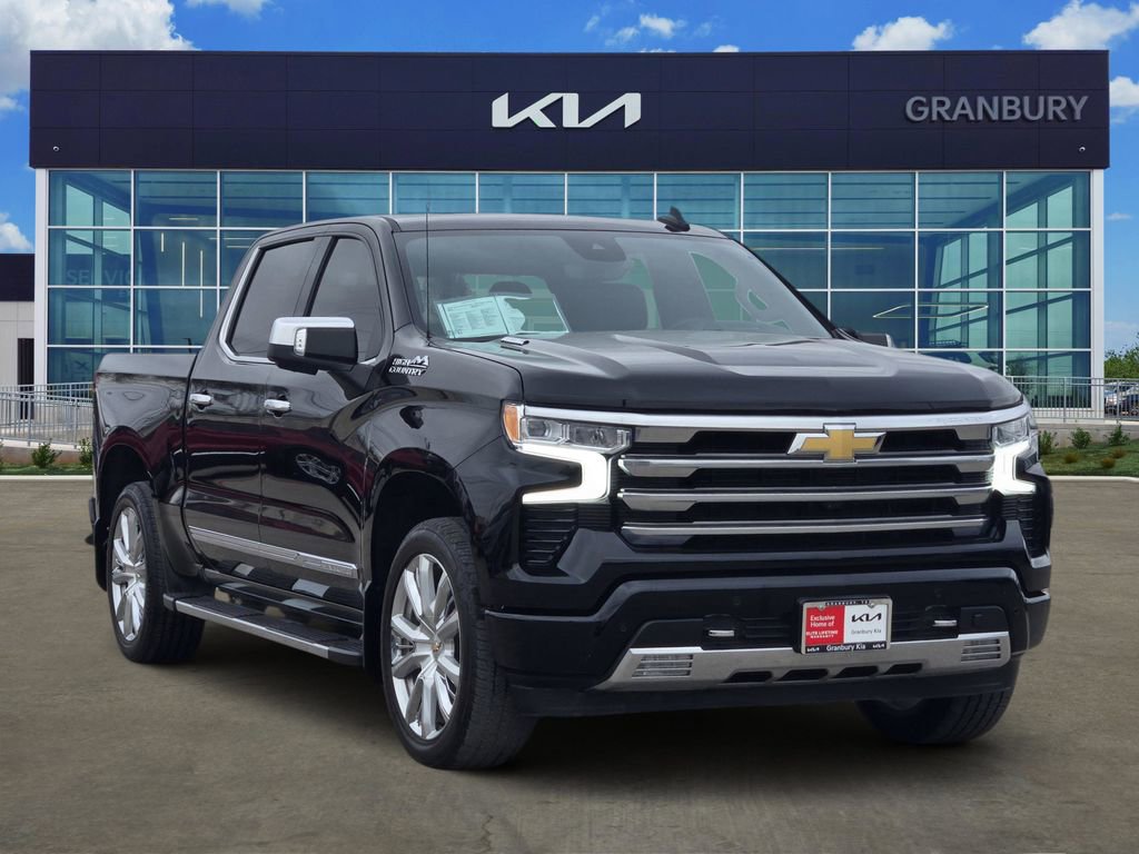 Used 2024 Chevrolet Silverado 1500 High Country w/ High Country Premium Package image 3