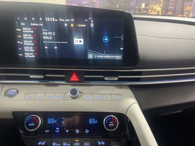 New 2025 Hyundai Elantra Limited image 18