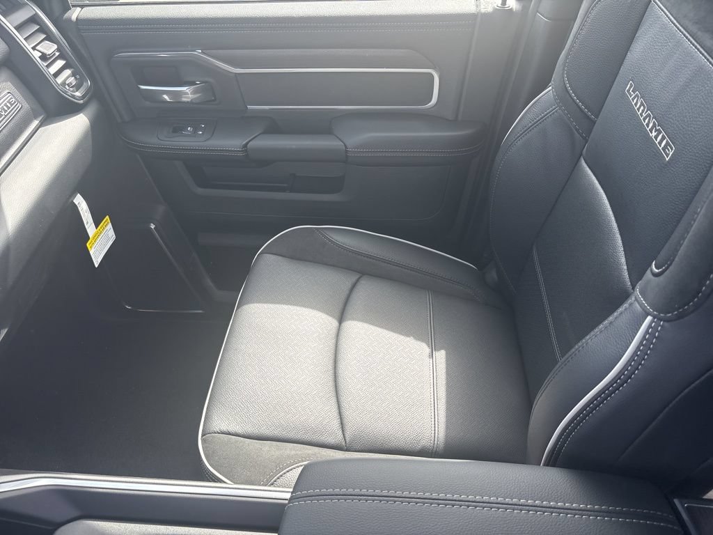 New 2026 RAM 2500 Laramie AWD/4WD image 31