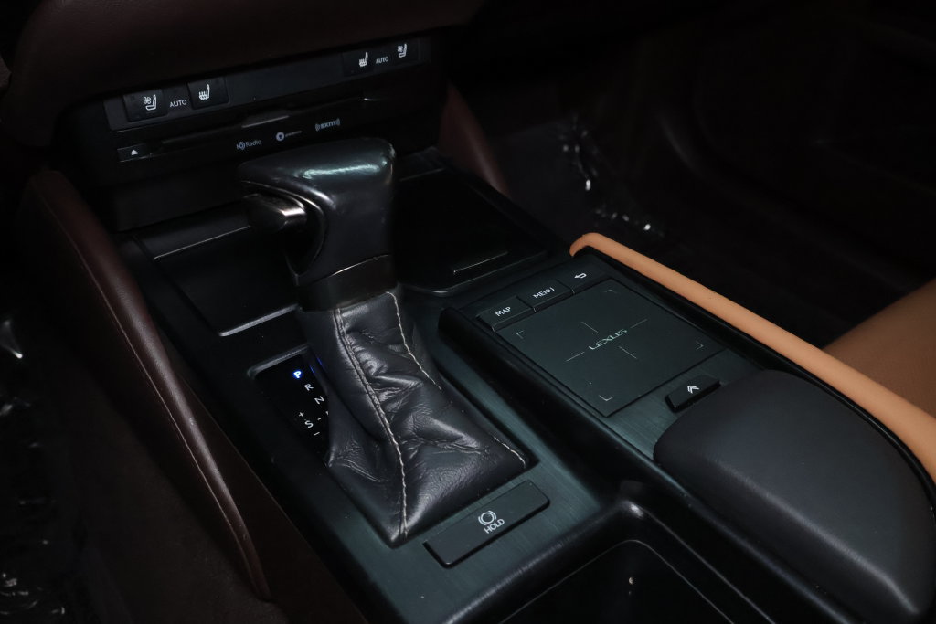 Used 2019 Lexus ES 350 w/ Premium Package FWD image 33