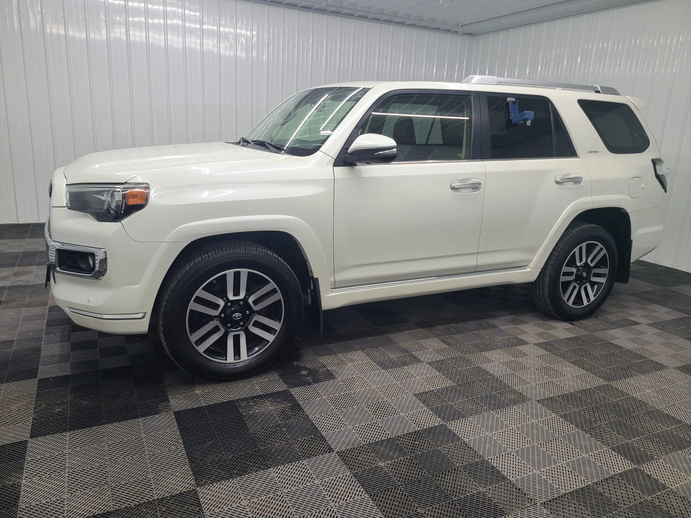 Used 2016 Toyota 4Runner Limited AWD/4WD image 8