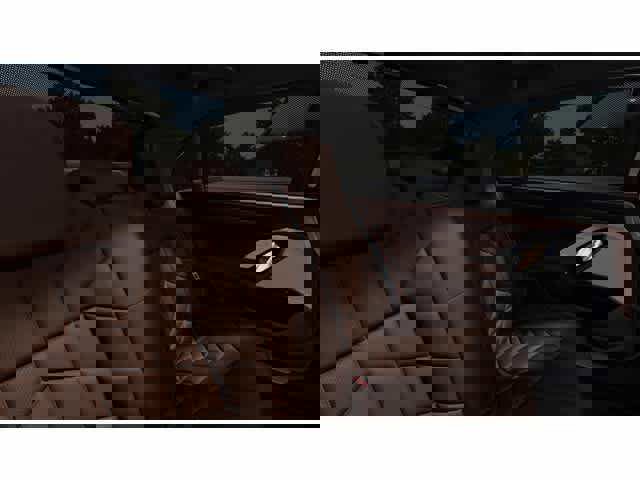 Used 2025 BMW i7 eDrive50 w/ M Sport Package image 18