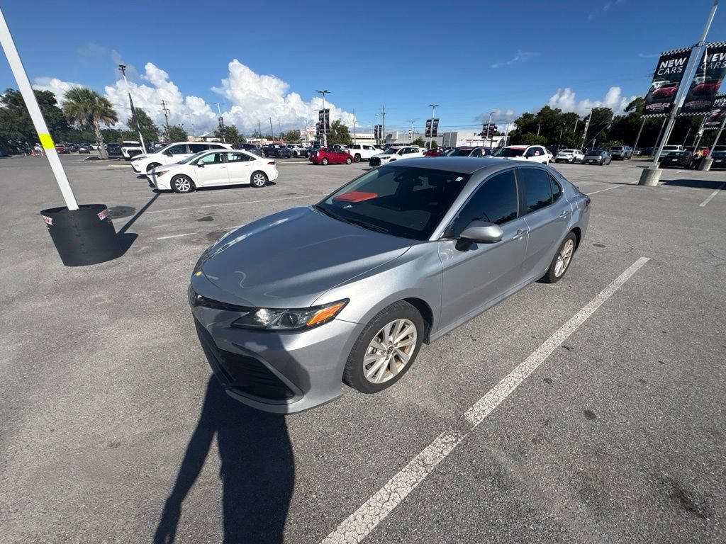 Used 2021 Toyota Camry LE FWD image 8