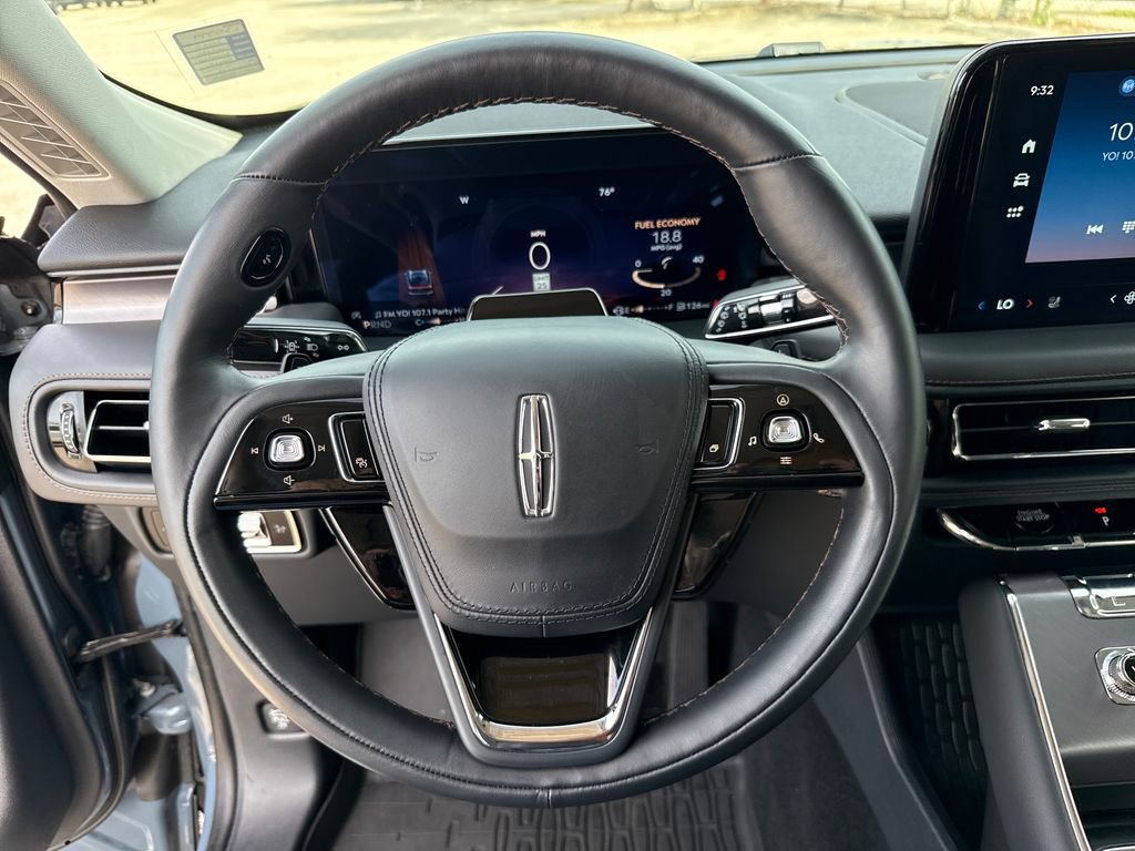 Used 2025 Lincoln Aviator 2WD image 15