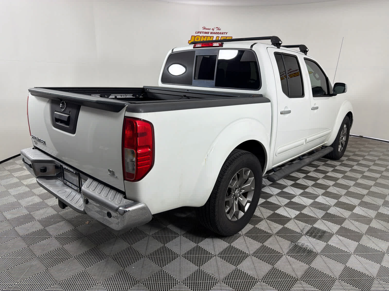 Used 2015 Nissan Frontier SL w/ Moonroof Package RWD image 6