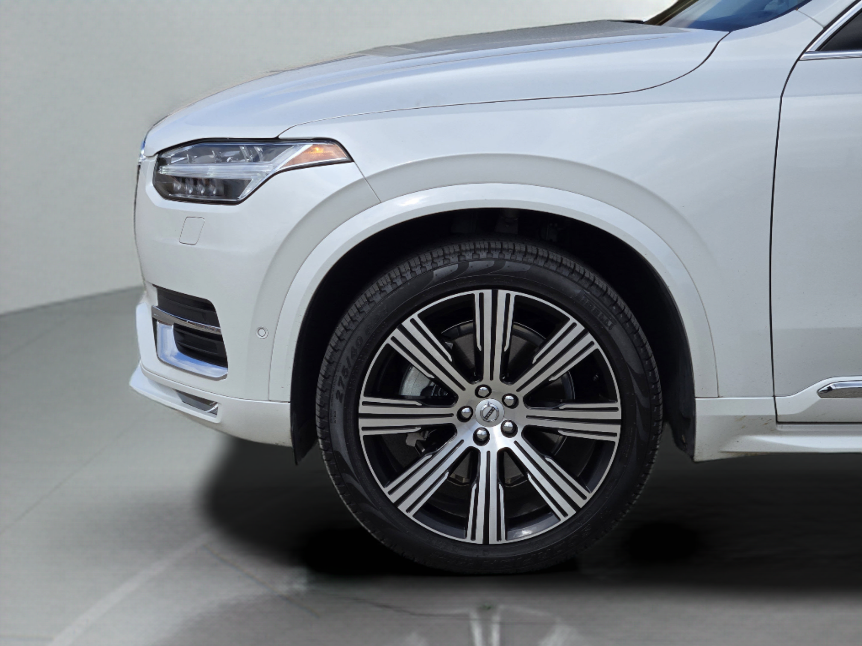 Certified 2025 Volvo XC90 B6 Ultra w/ Protection Package Premier AWD/4WD image 35