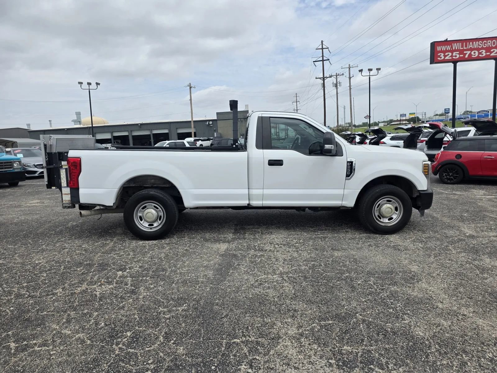 Used 2019 Ford F250 XL w/ Power Equipment Group RWD image 8