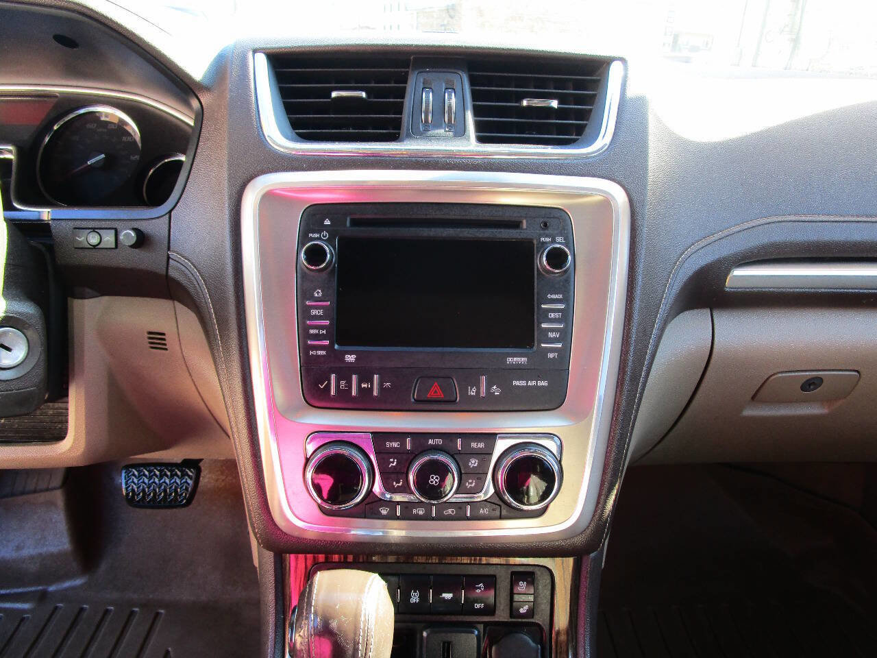 Used 2015 GMC Acadia Denali image 13