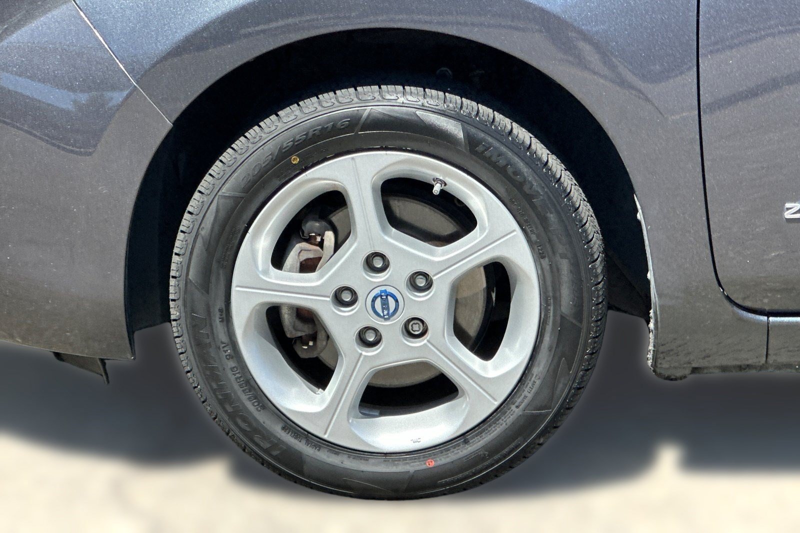 Used 2013 Nissan Leaf SV w/ LED & Quick Charge Pkg FWD image 12