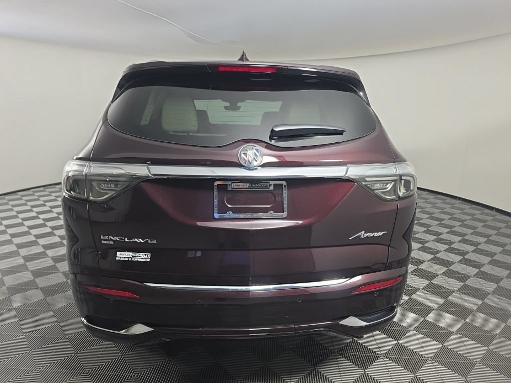 Used 2022 Buick Enclave Avenir w/ Avenir Technology Package AWD/4WD image 4