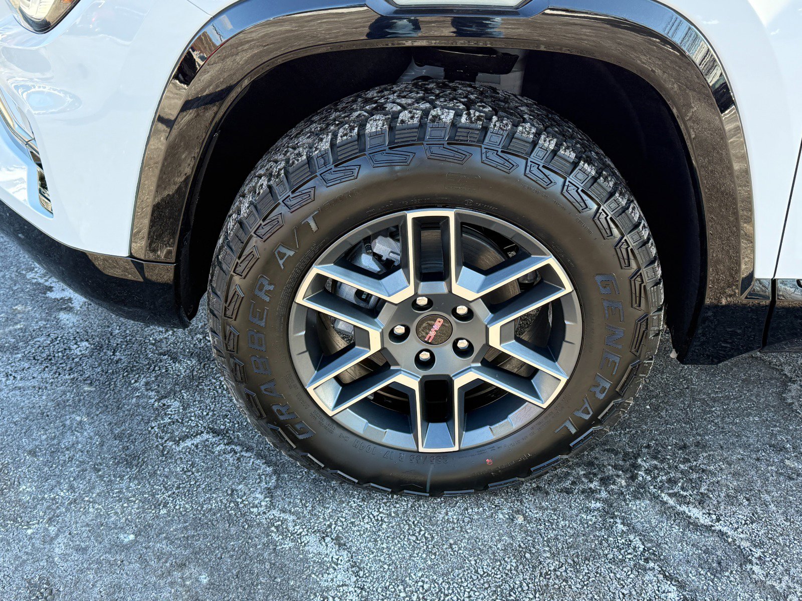 New 2026 GMC Terrain AT4 w/ Convenience Package III image 9