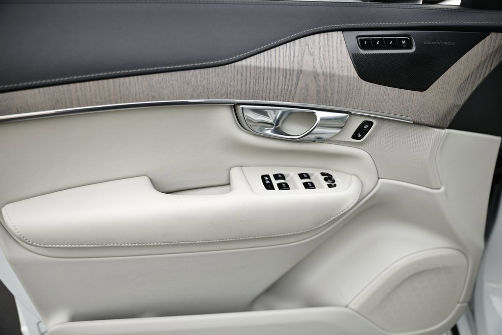 Used 2022 Volvo XC90 T6 Inscription w/ Advanced Package image 17