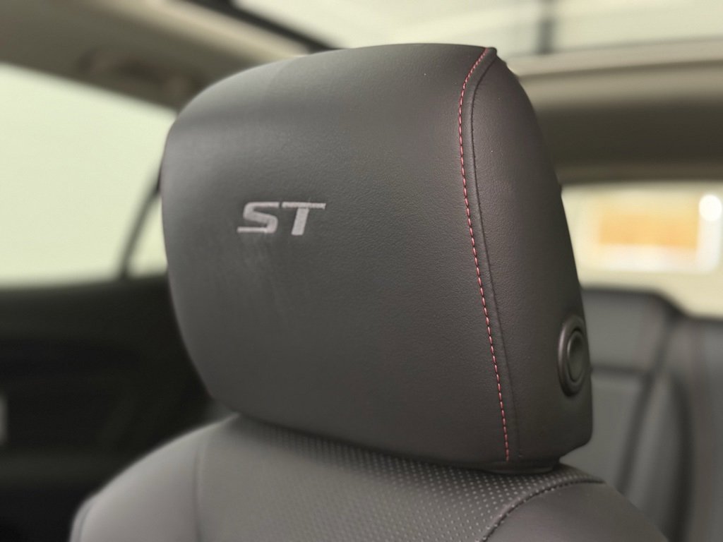 Used 2023 Buick Envision Essence w/ Sport Touring Package image 30