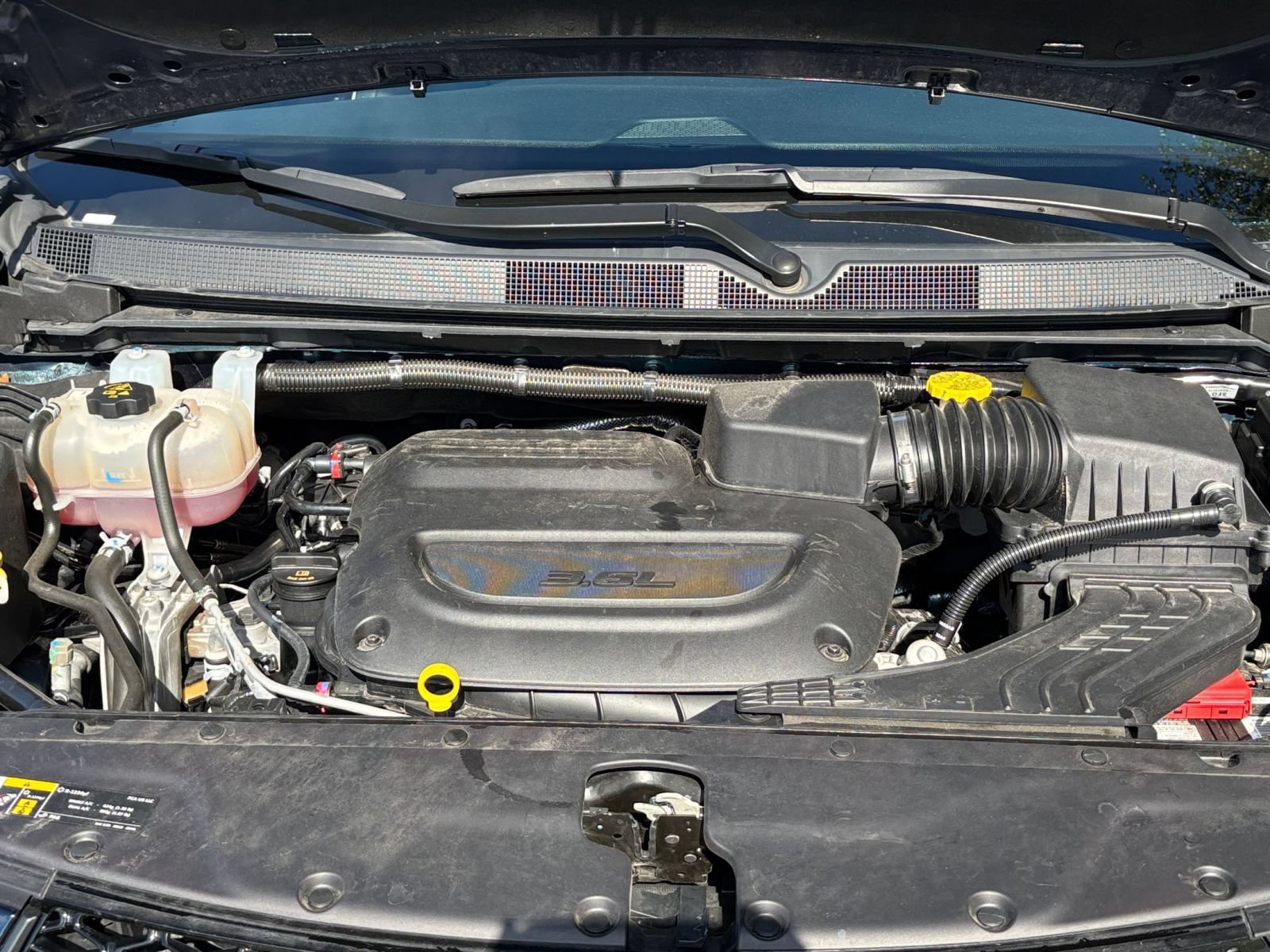 Used 2025 Chrysler Pacifica Limited FWD image 36