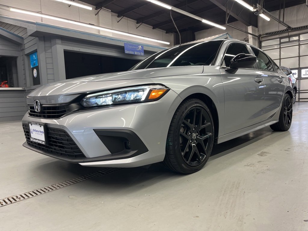 Used 2023 Honda Civic Sport image 3