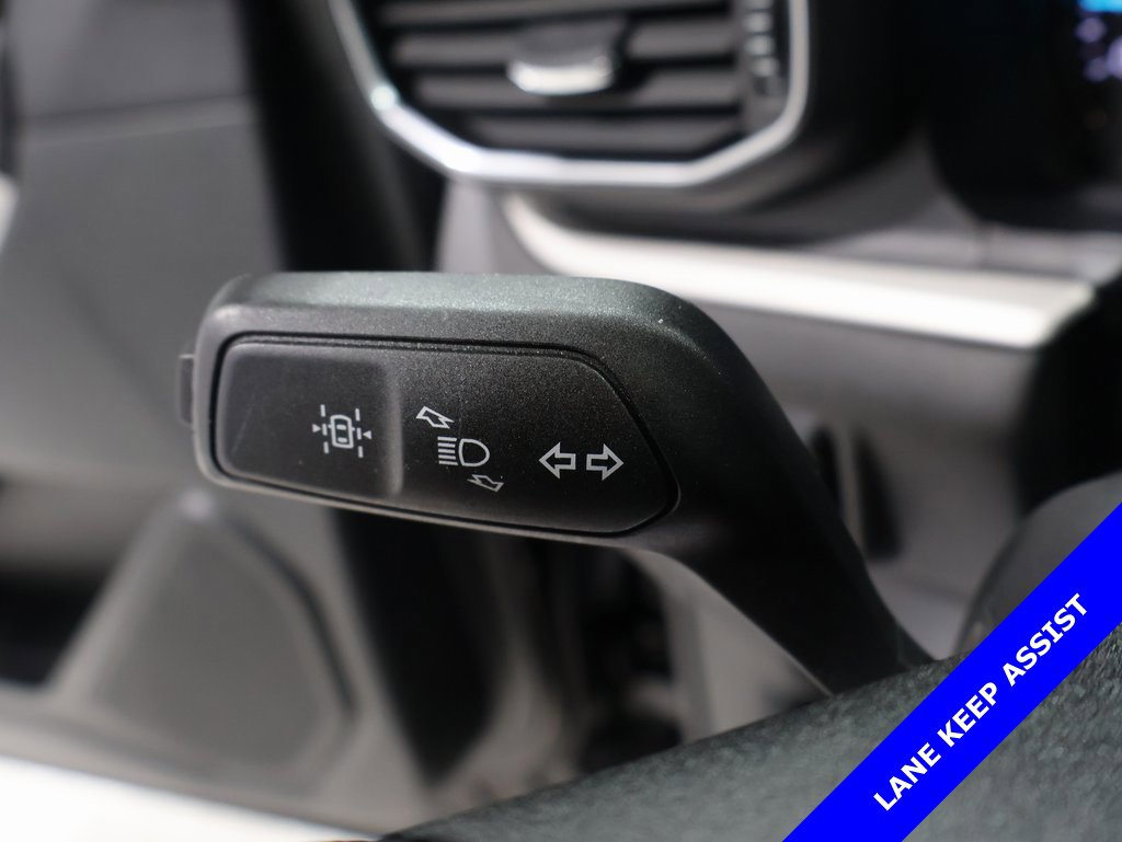 Used 2023 Ford Explorer XLT w/ Equipment Group 202A image 35