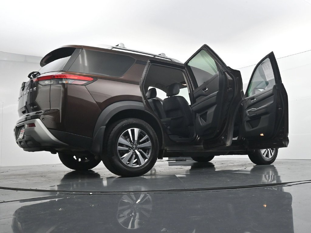 Used 2022 Nissan Pathfinder SL AWD/4WD image 43
