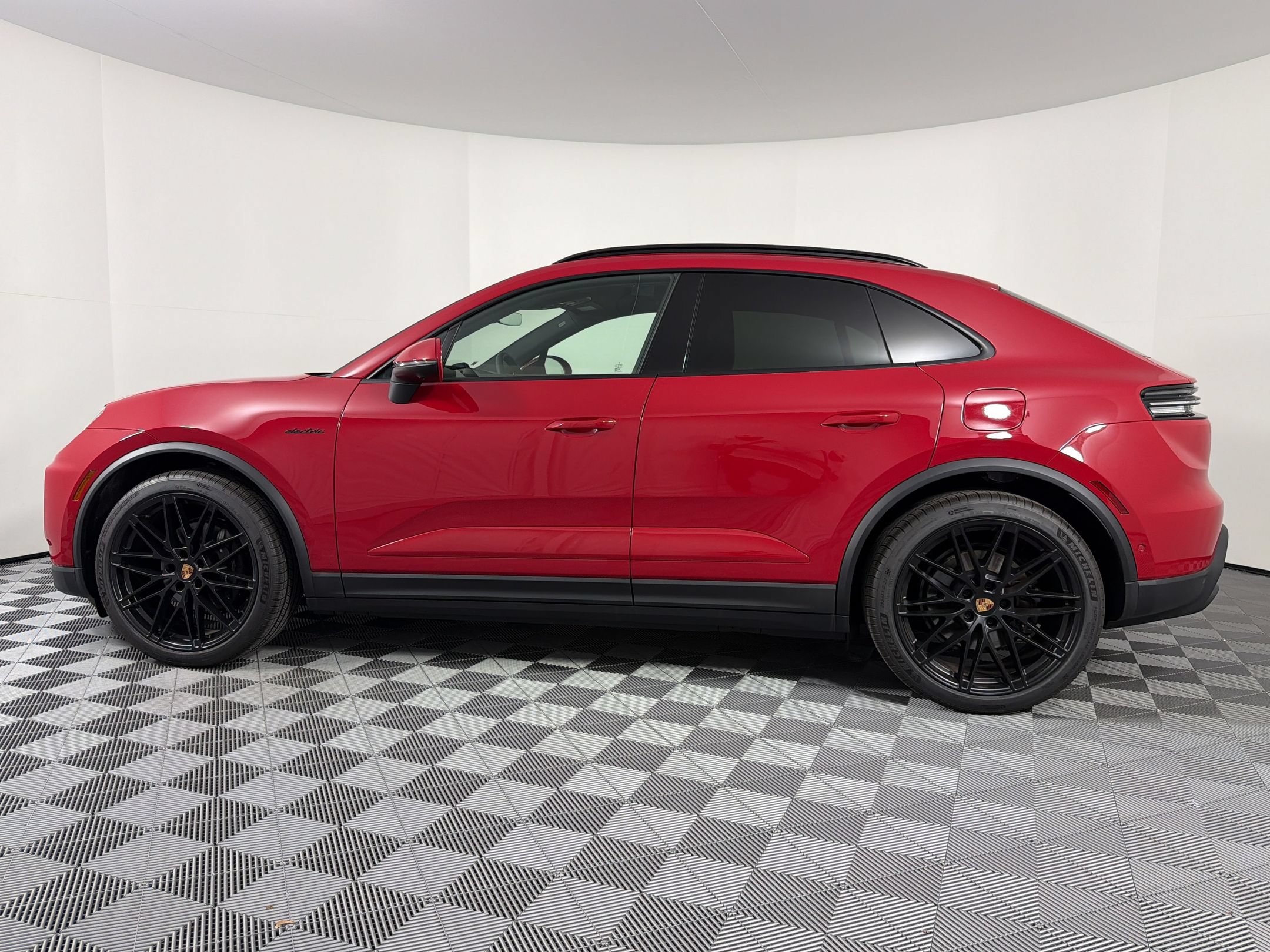 New 2026 Porsche Macan Electric RWD image 2