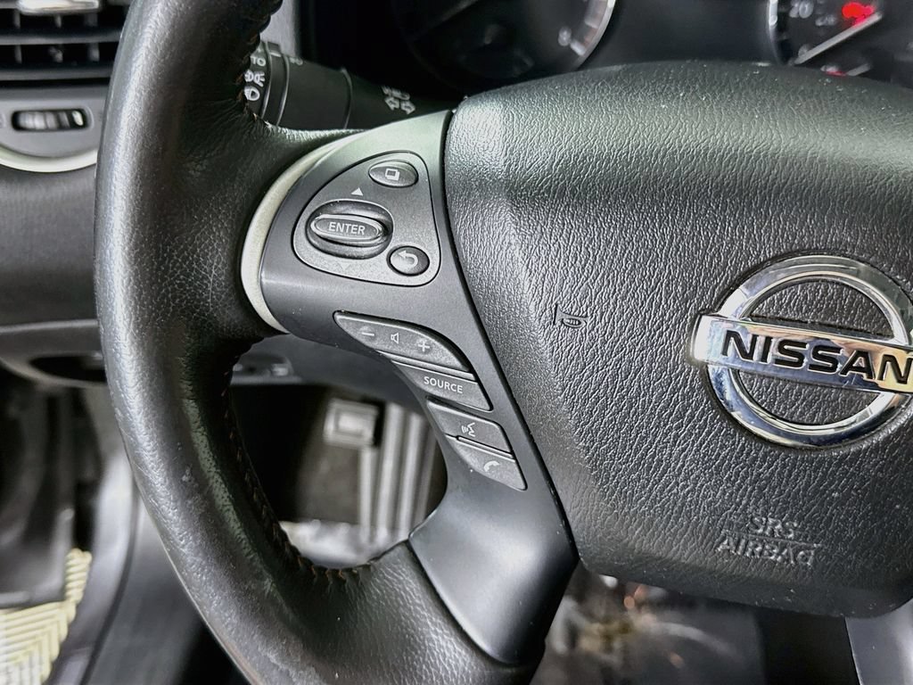 Used 2019 Nissan Pathfinder SL AWD/4WD image 23