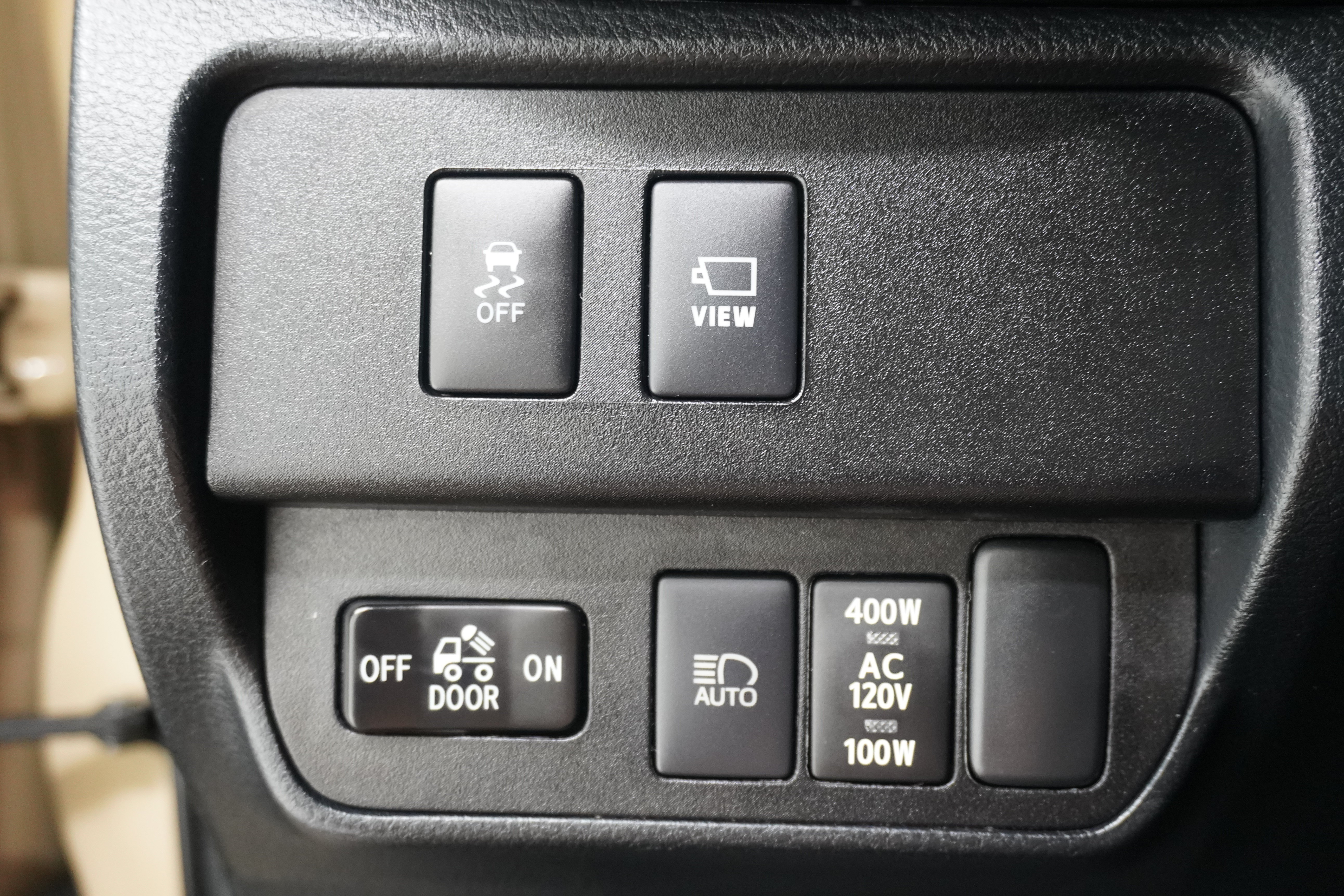 Used 2020 Toyota Tacoma TRD Off-Road w/ Advanced Technology Package AWD/4WD image 24