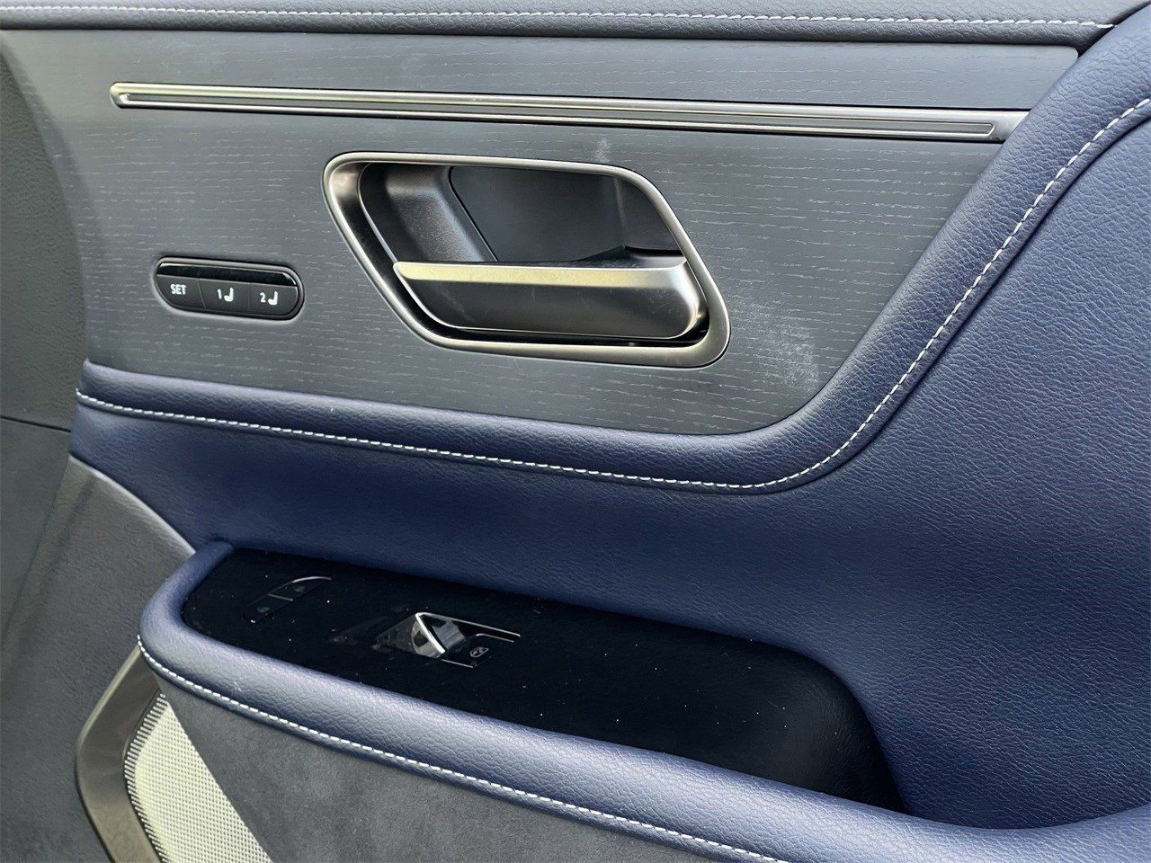 New 2026 INFINITI QX80 4WD w/ Sport Exterior Package image 24