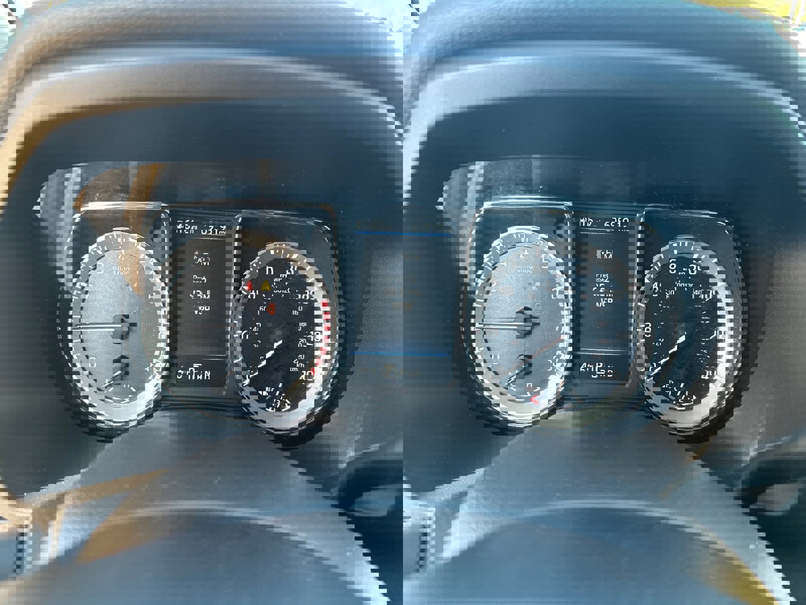 Used 2019 Nissan Titan SV image 26