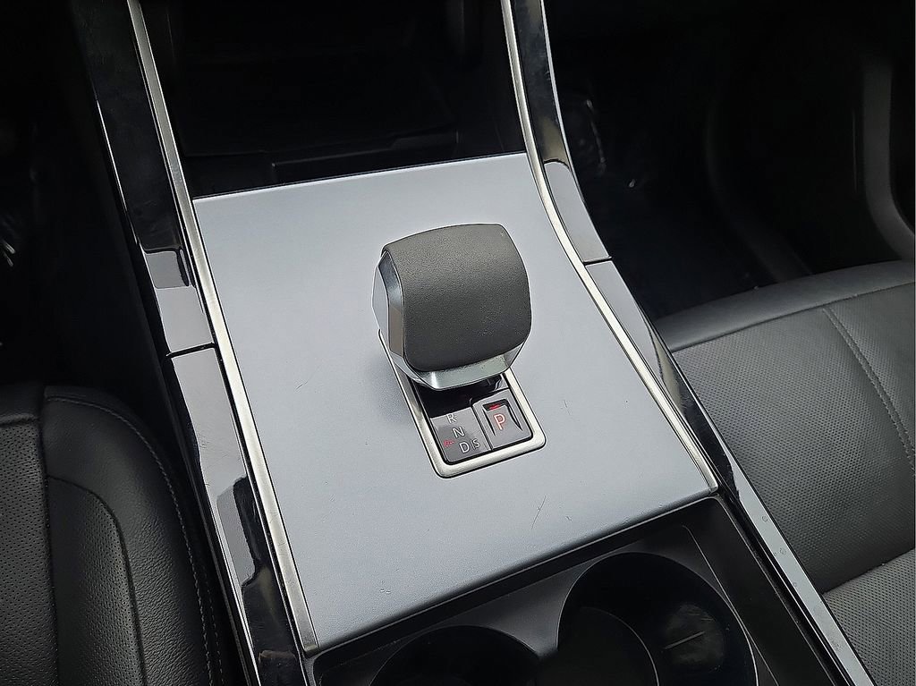 Used 2024 Land Rover Range Rover Velar S image 31