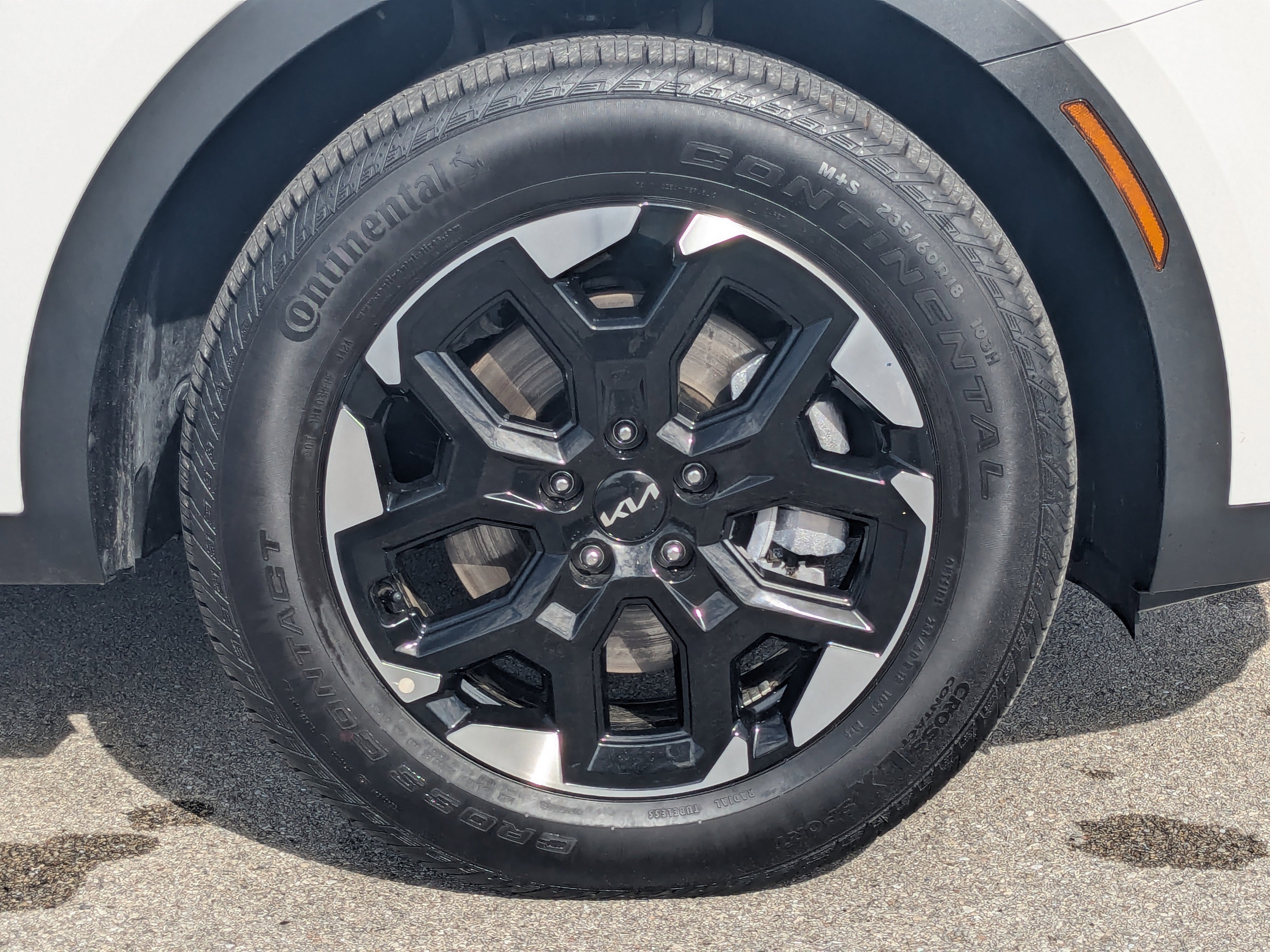 Certified 2025 Kia Sorento S w/ Panoramic Sunroof Package image 10