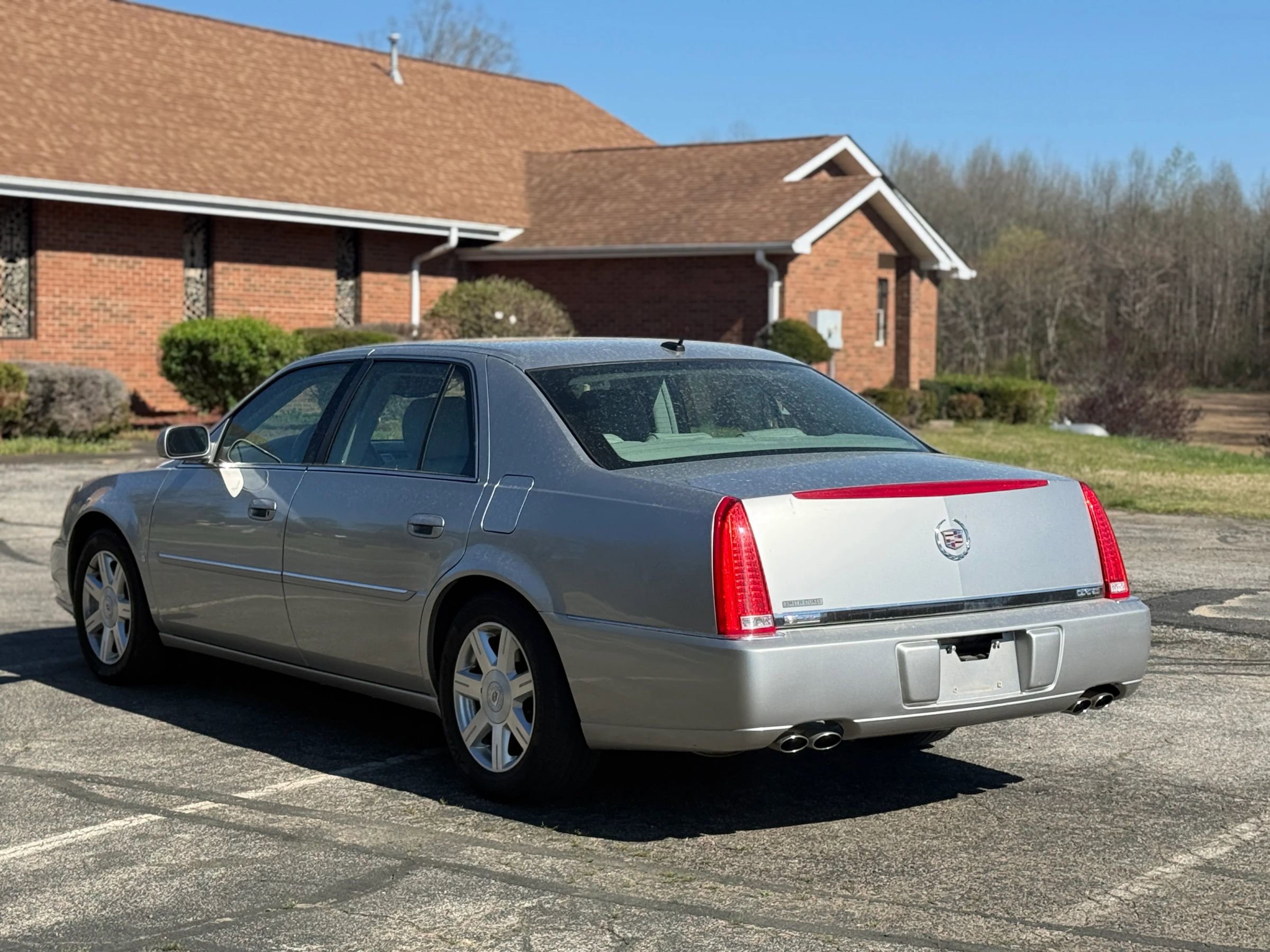 Used 2007 Cadillac DTS w/ Trunk Convenience Package image 5
