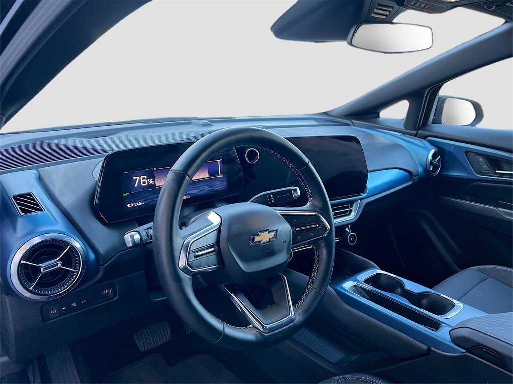 Used 2025 Chevrolet Equinox EV LT w/ Convenience Package image 9