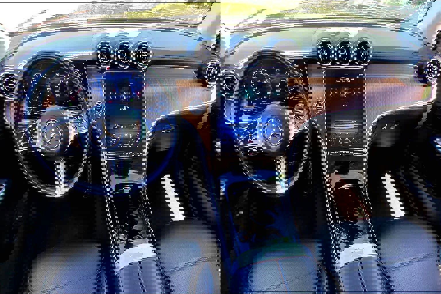 Used 2024 Mercedes-Benz GLC 300 image 16