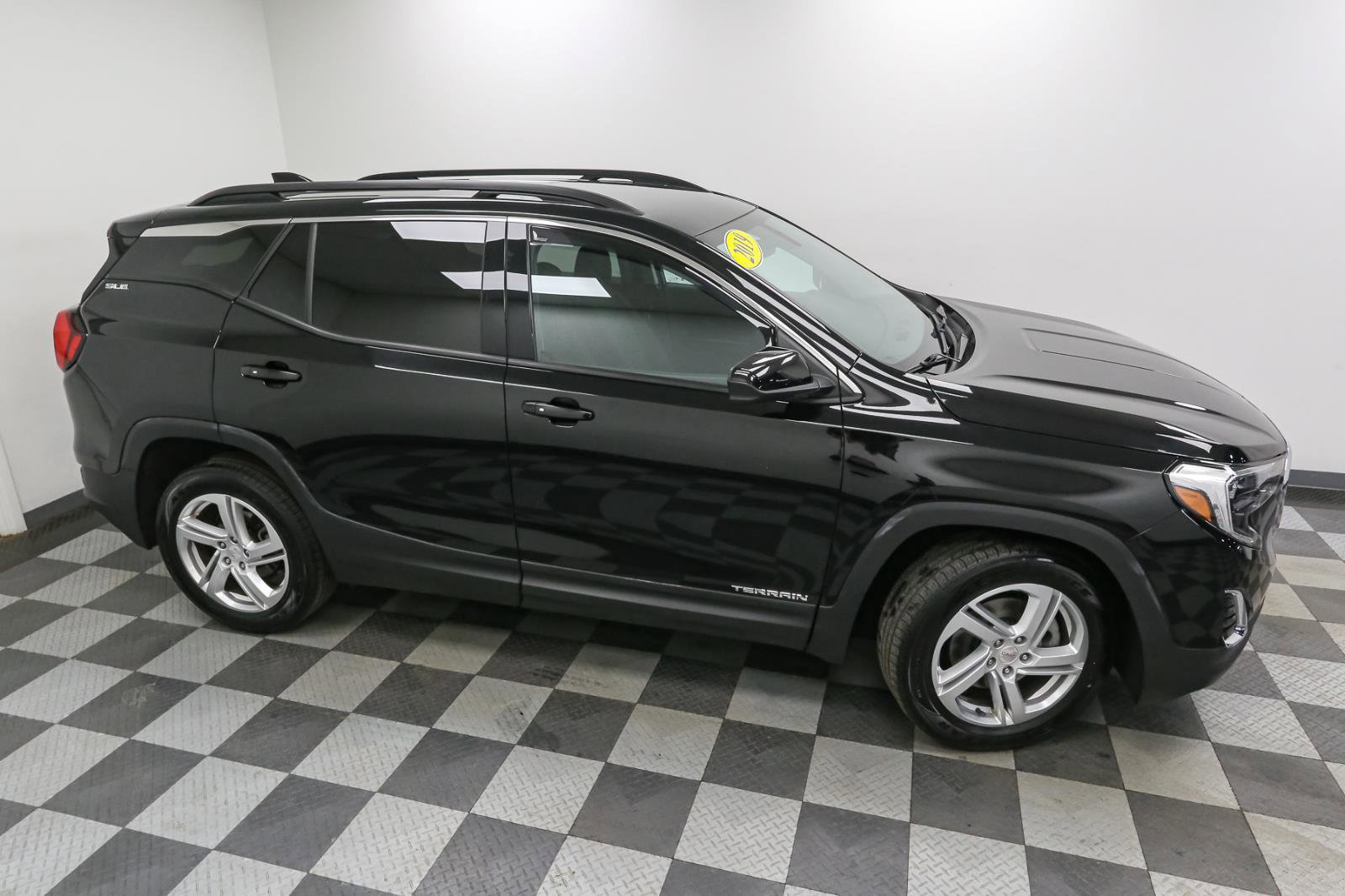 Used 2019 GMC Terrain SLE w/ Driver Convenience Package image 5