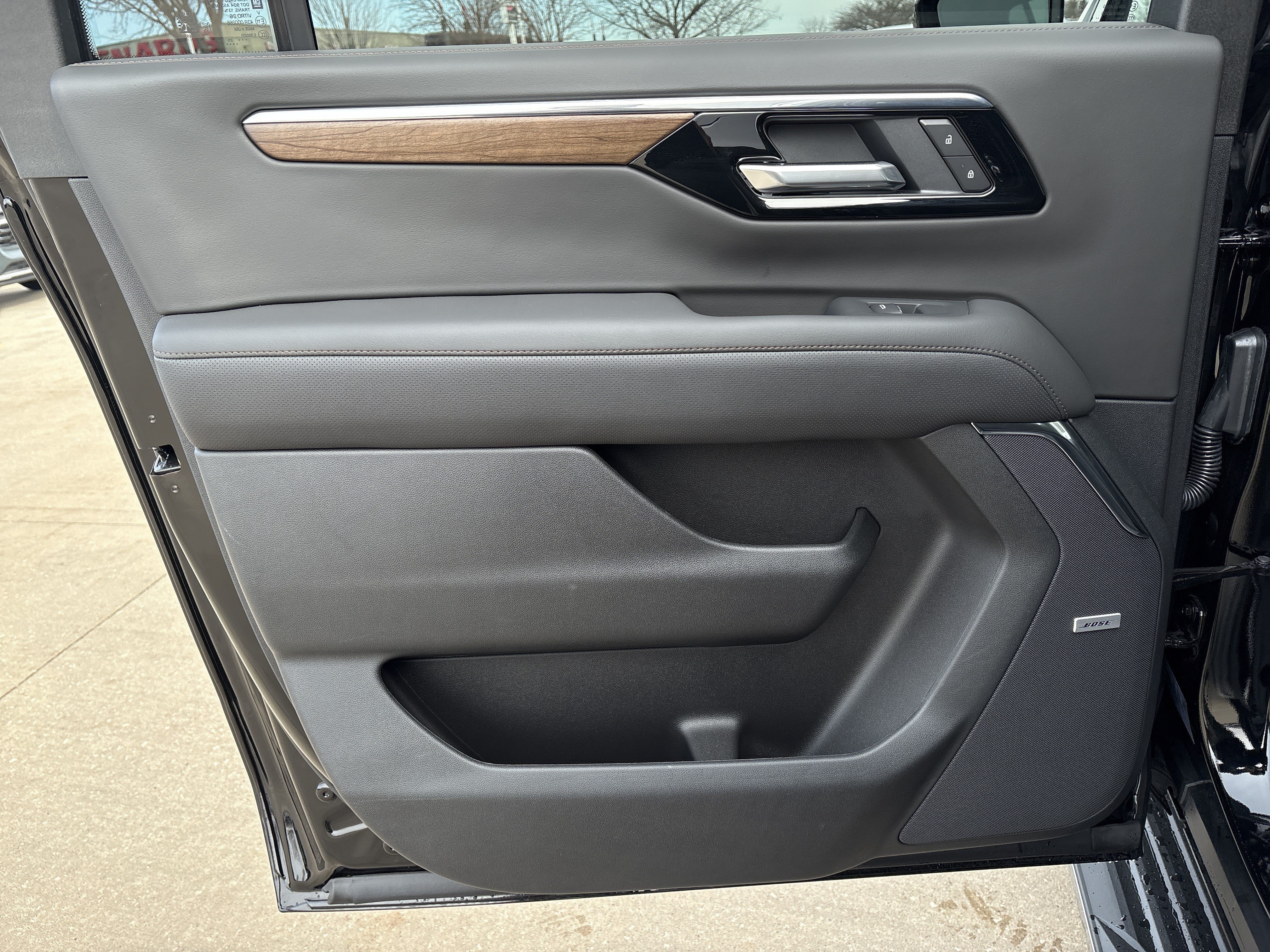 New 2025 Chevrolet Suburban High Country w/ LPO, Illumination Package AWD/4WD image 18