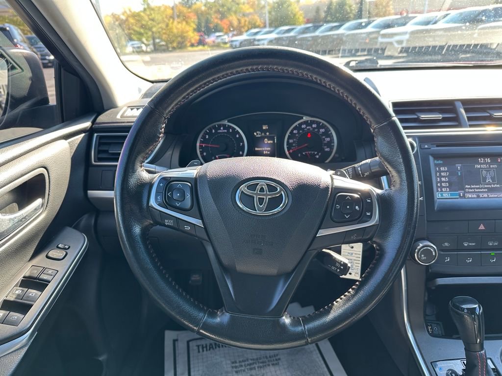 Used 2015 Toyota Camry SE image 10