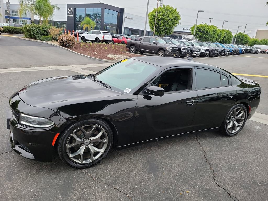 Used 2017 Dodge Charger R/T w/ Plus Group image 25