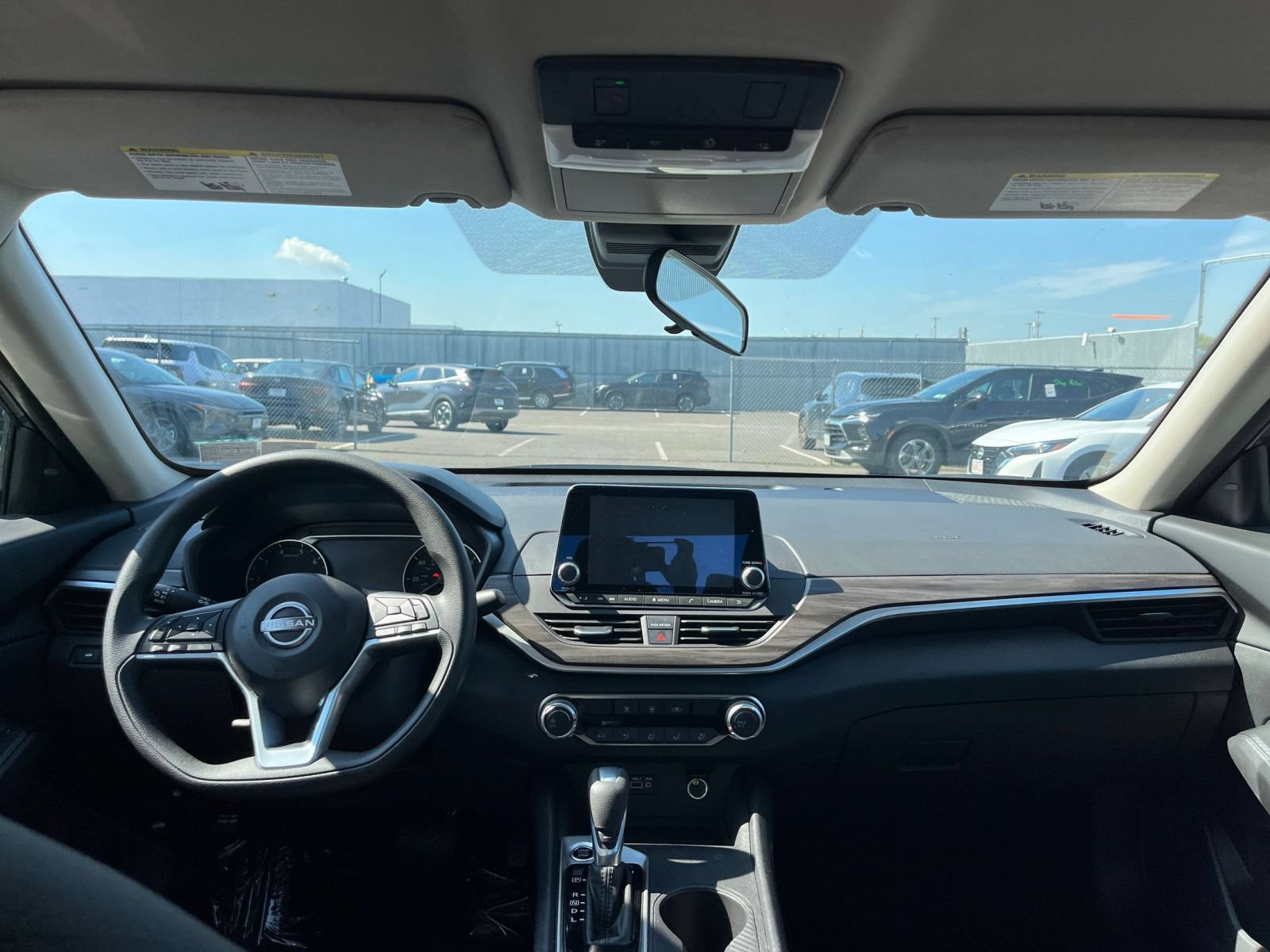 Used 2025 Nissan Altima 2.5 SV FWD image 33