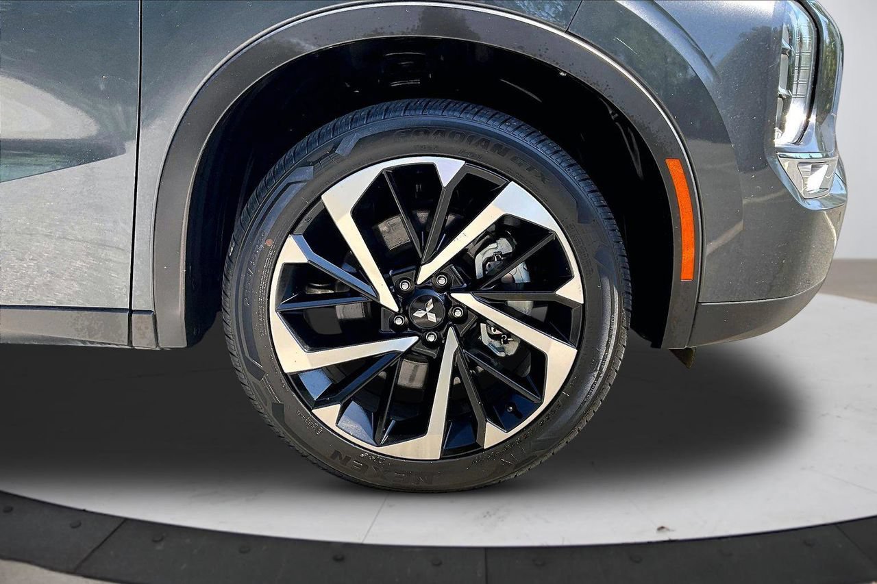 Used 2024 Mitsubishi Outlander SE FWD image 35