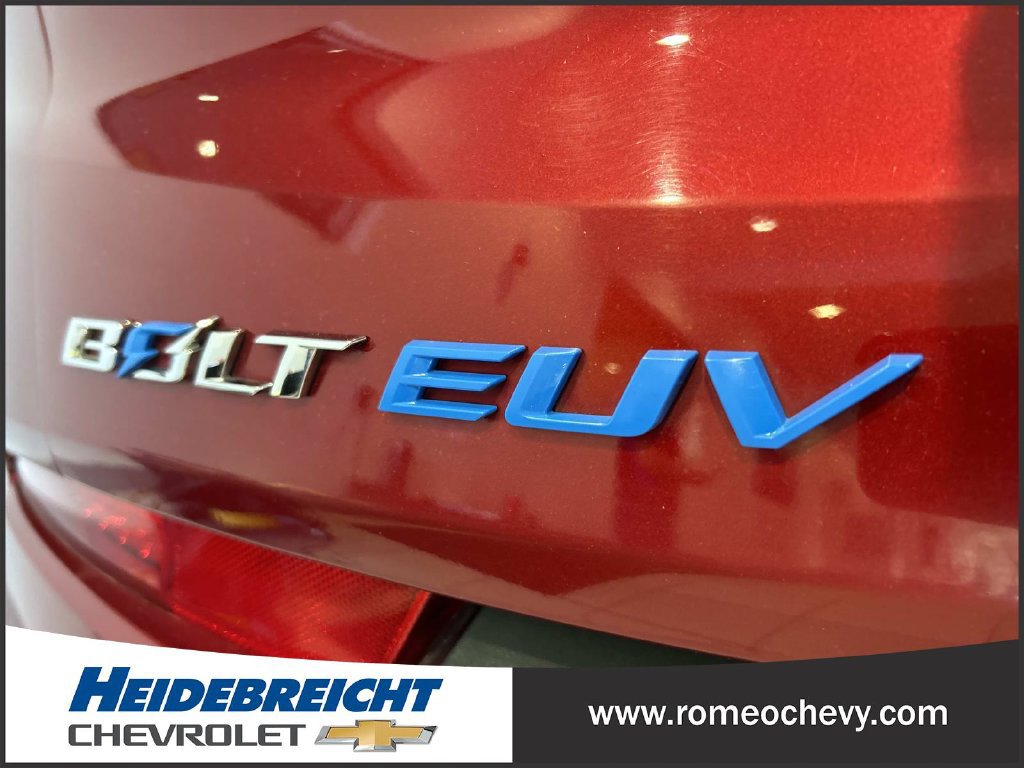 Used 2023 Chevrolet Bolt EUV LT w/ Comfort Package FWD image 39